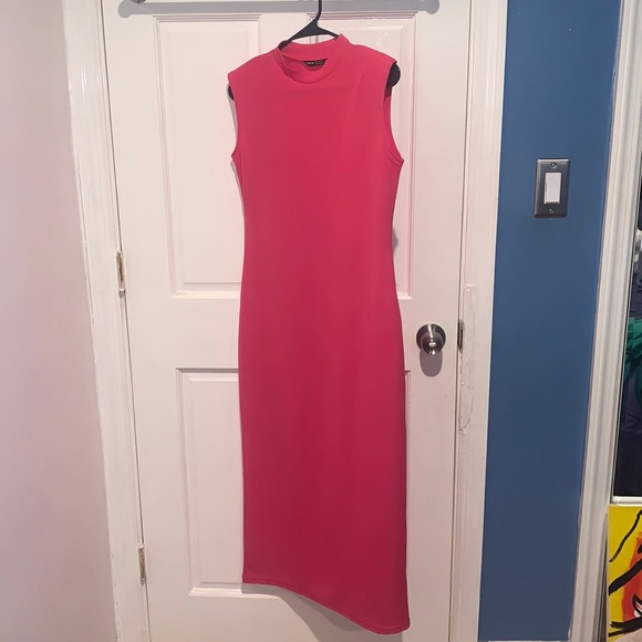 PRETTY IN PINK midi dress with shoulder pads - Picture 1 of 3